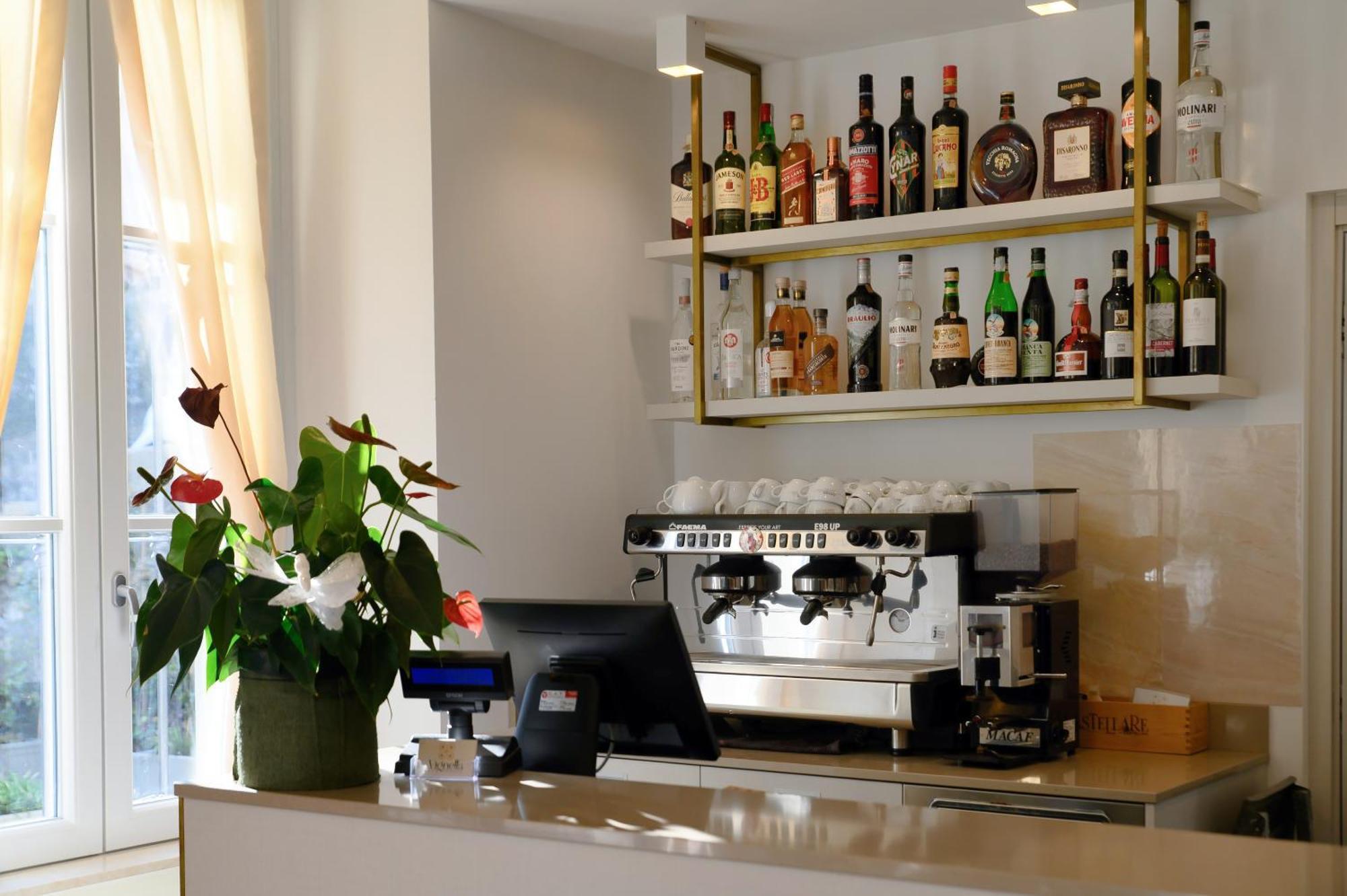 Hotel Ristorante La Vignetta Cernobbio Extérieur photo